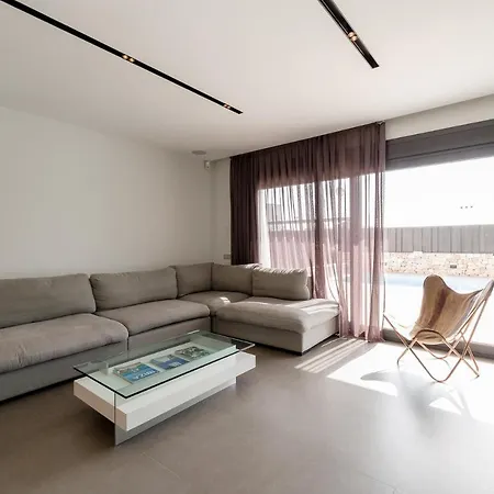 Emyla New Modern With Gym 5 Min From Pacha Y Lio Hébergement de vacances Nuestra Señora de Jesus